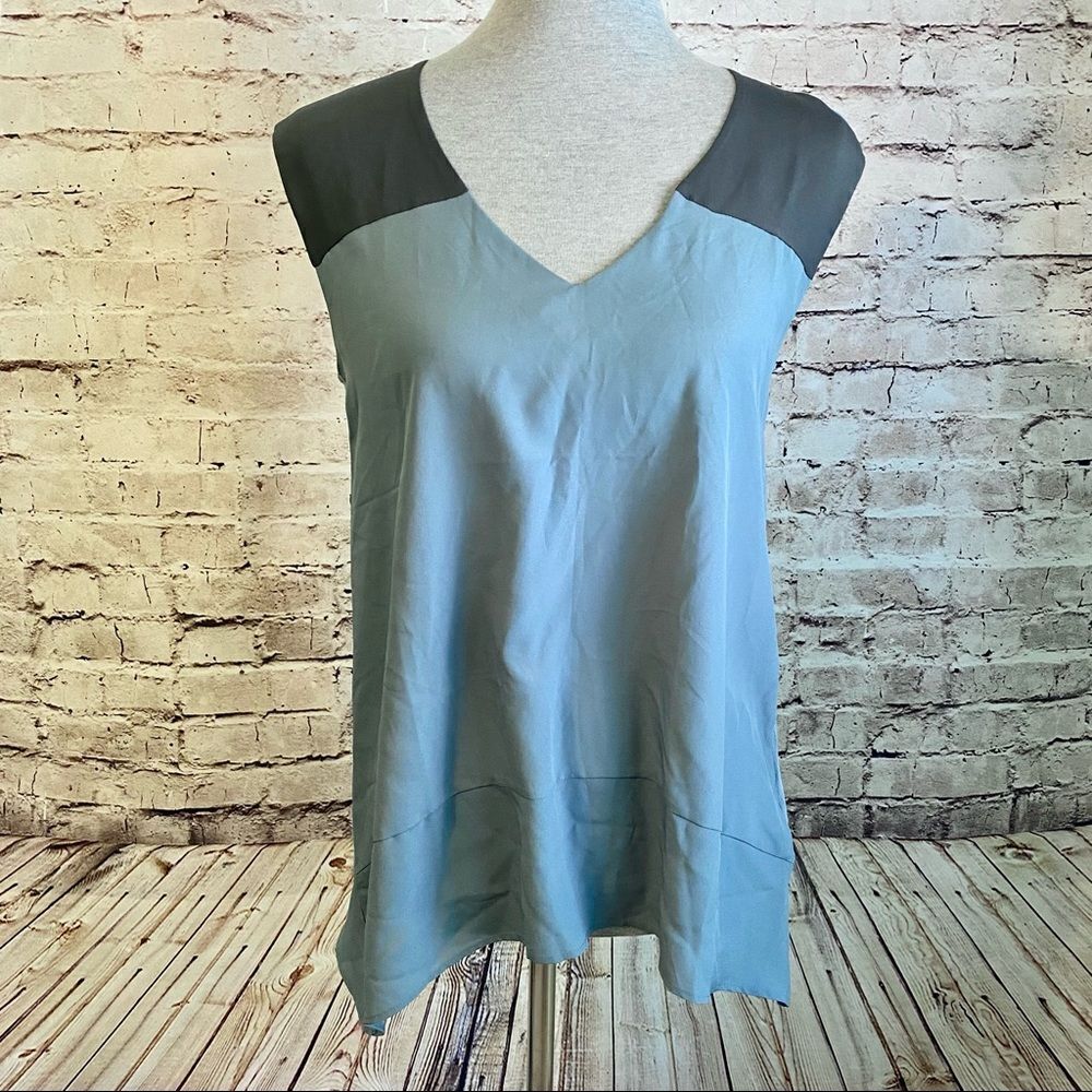 Banana Republic Steel Blue V-Neck Tank Top Blouse Small